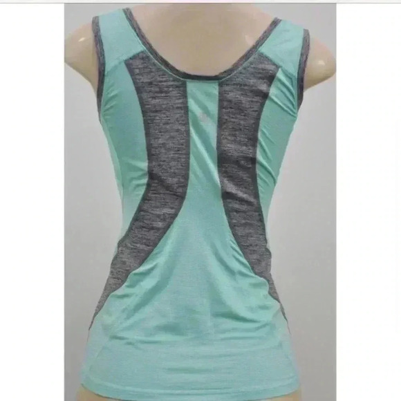 Lululemon run: recharge tank - Picture 2 of 7